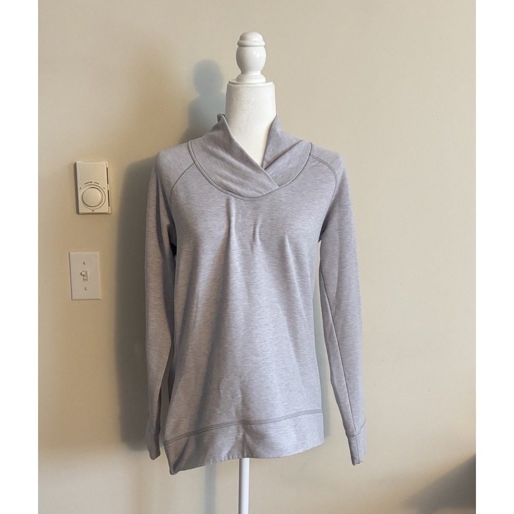 Athleta Womens Medium Clarity V Neck Wool‎ Blend Sweatshirt Gray Athleisure